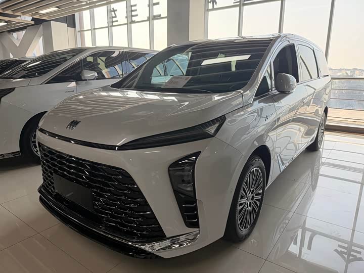 Фото 1 - Buick GL8 Hybrid