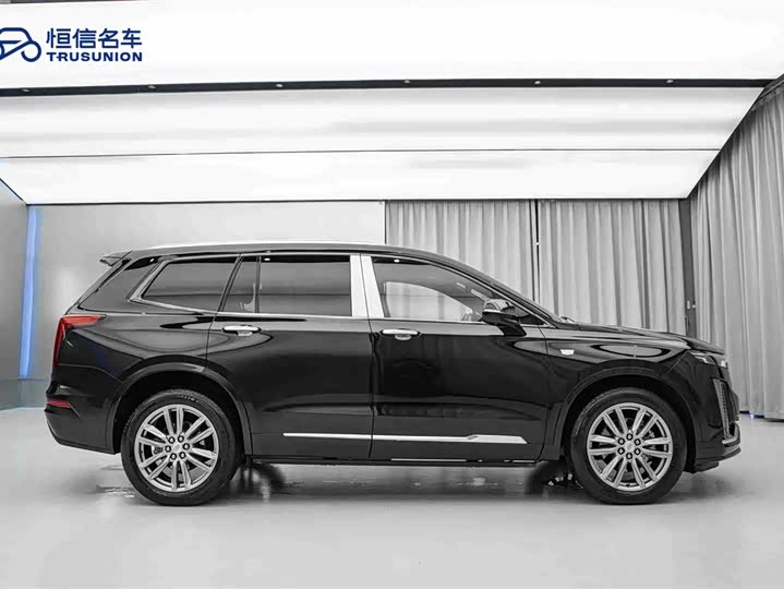Фото 4 - Cadillac XT6