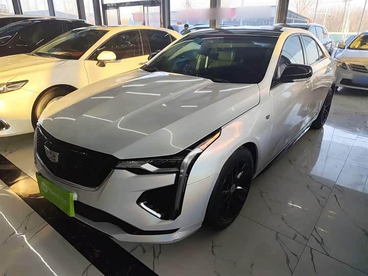 Фото 1 - Cadillac CT4