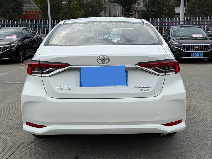 Фото 5 - Toyota Corolla