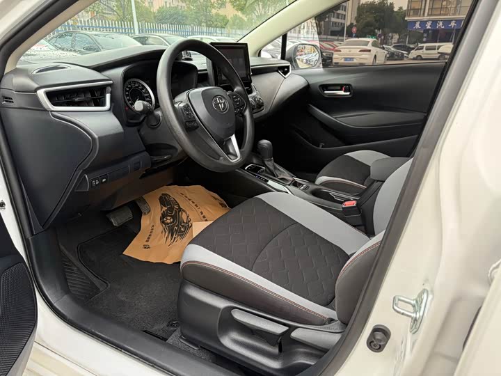 Фото 7 - Toyota Corolla