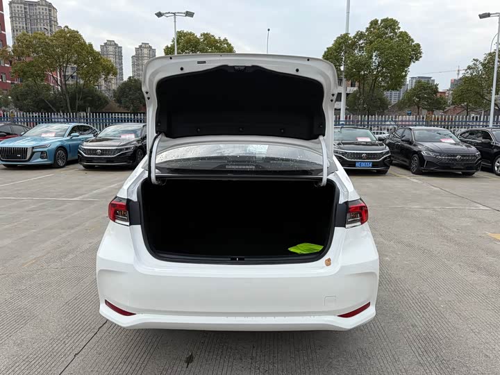 Фото 8 - Toyota Corolla