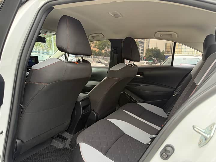 Фото 9 - Toyota Corolla