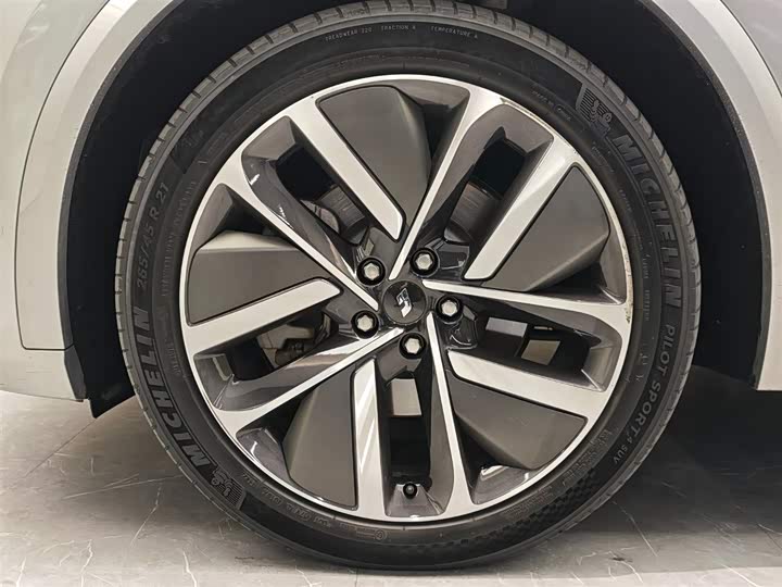 Фото 4 - LiXiang L9