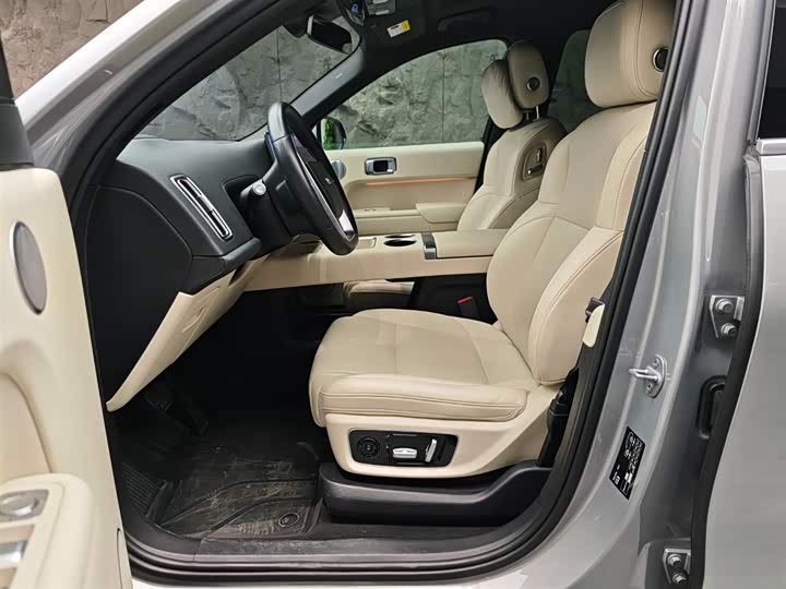 Фото 8 - LiXiang L9