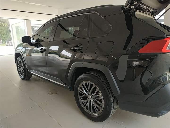 Фото 5 - Toyota Wildlander