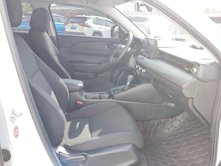 Фото 7 - Honda Vezel