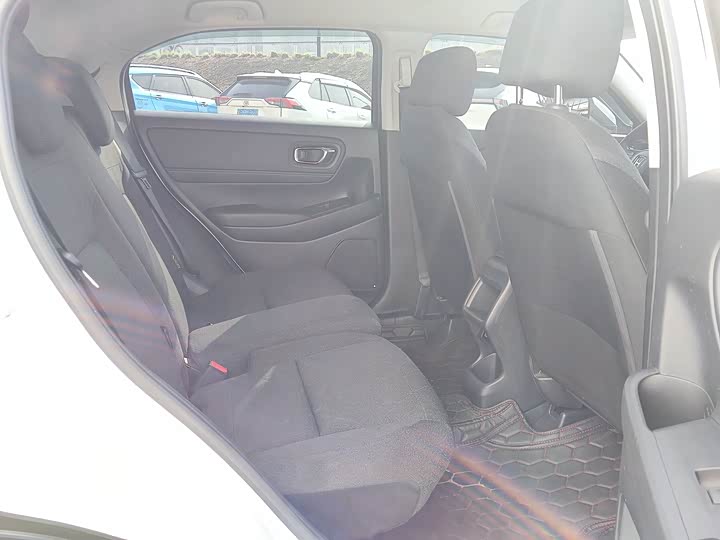 Фото 9 - Honda Vezel