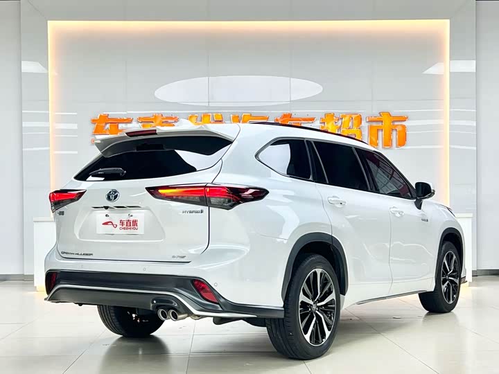 Фото 5 - Toyota Crown Kluger