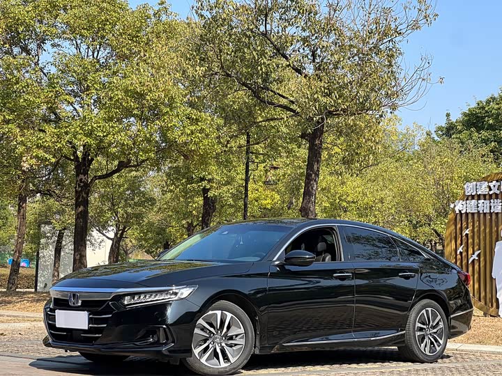 Фото 3 - Honda Accord