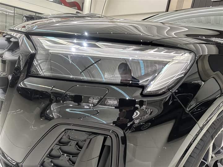 Фото 4 - Audi Q7