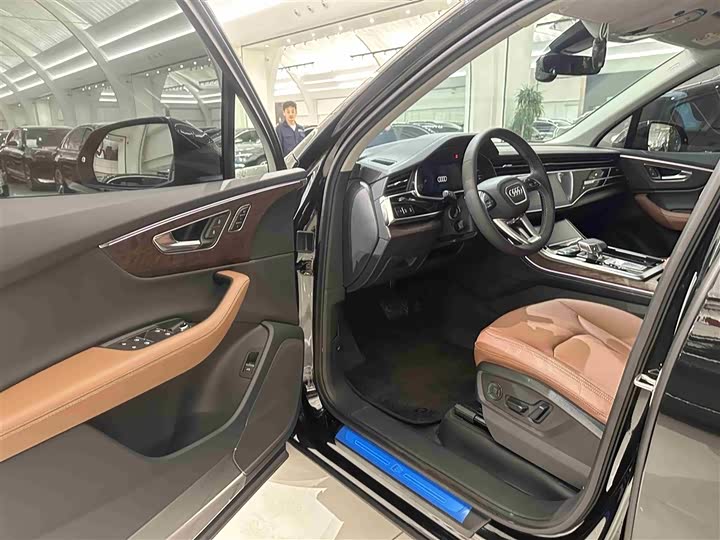 Фото 6 - Audi Q7