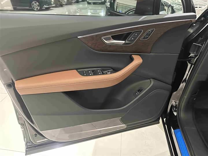 Фото 7 - Audi Q7