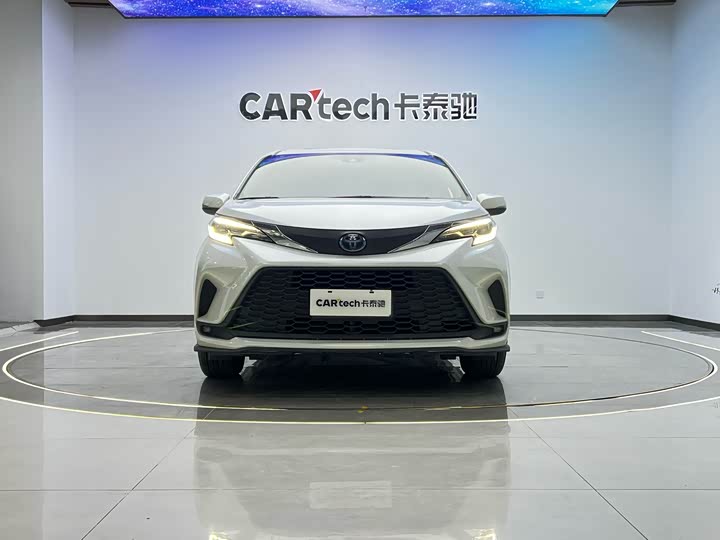 Фото 2 - Toyota Granvia