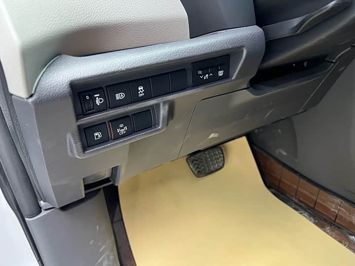 Фото 5 - Toyota Granvia