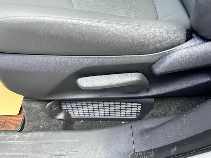 Фото 7 - Toyota Granvia