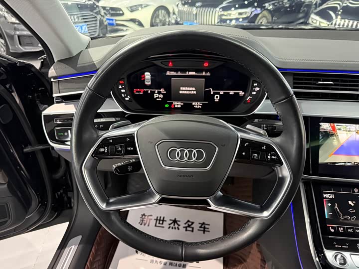 Фото 8 - Audi A8