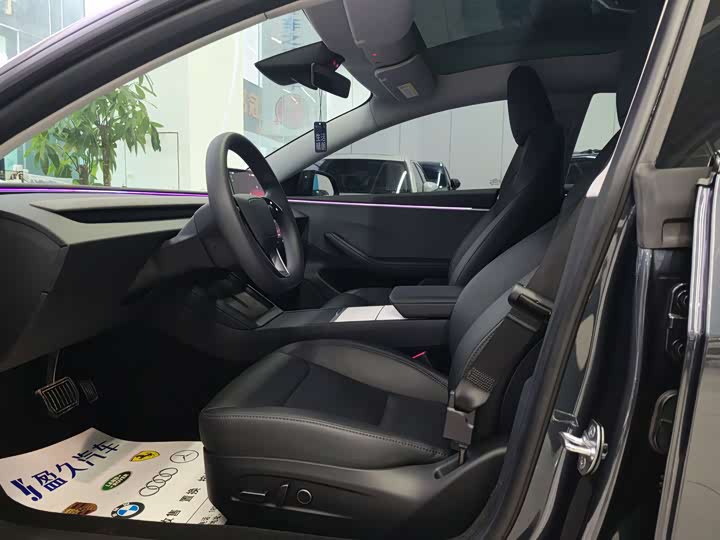 Фото 5 - Tesla Model 3