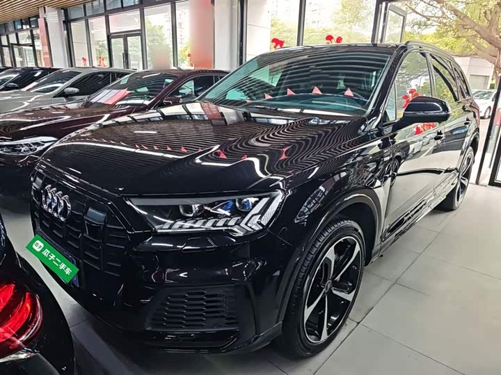 Фото 2 - Audi Q7