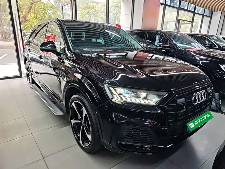 Фото 4 - Audi Q7