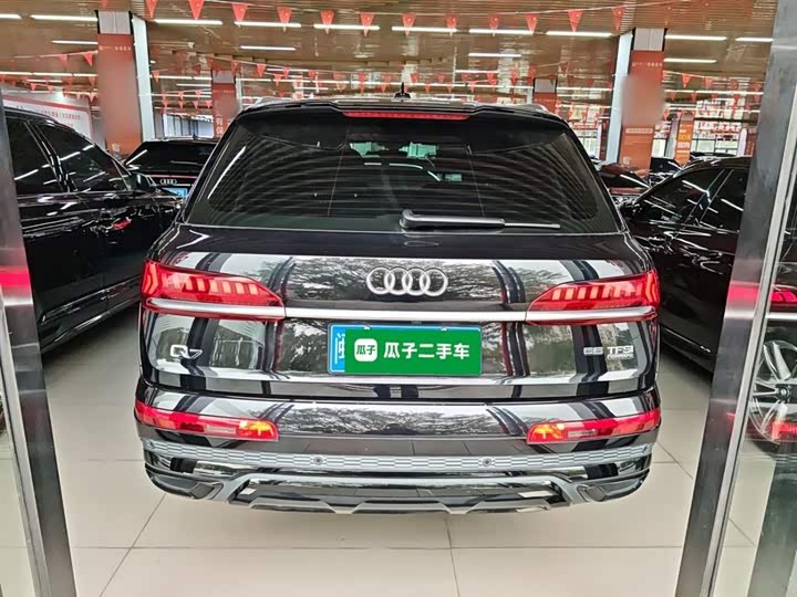 Фото 6 - Audi Q7