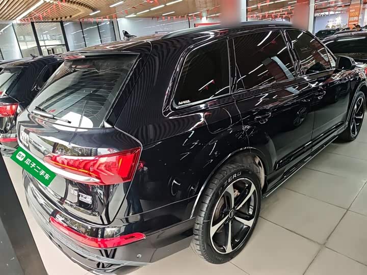 Фото 7 - Audi Q7