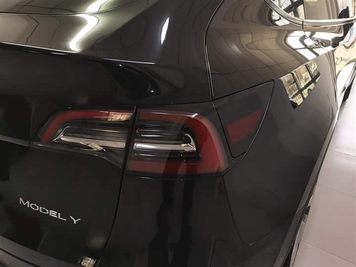 Фото 8 - Tesla Model Y