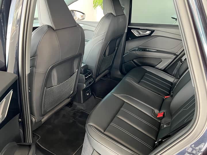 Фото 8 - Audi Q4 e-tron