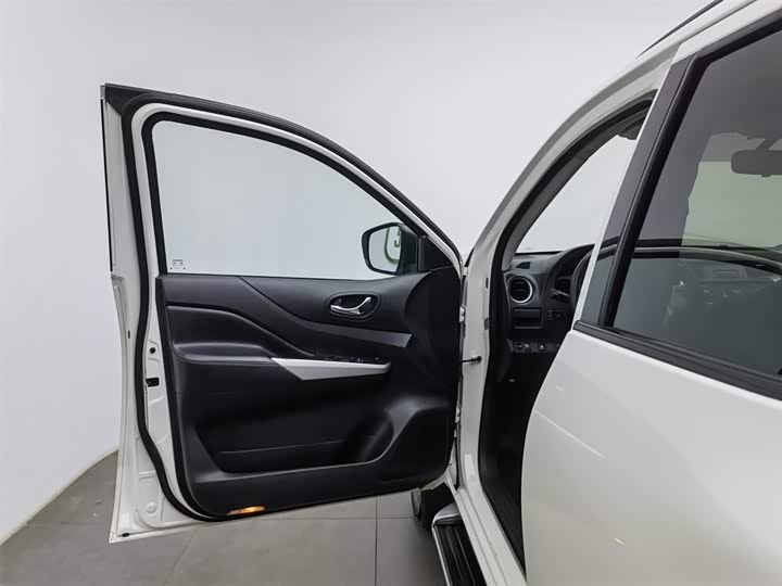 Фото 8 - Nissan Terra