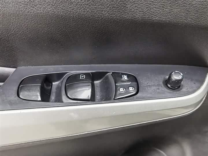 Фото 9 - Nissan Terra