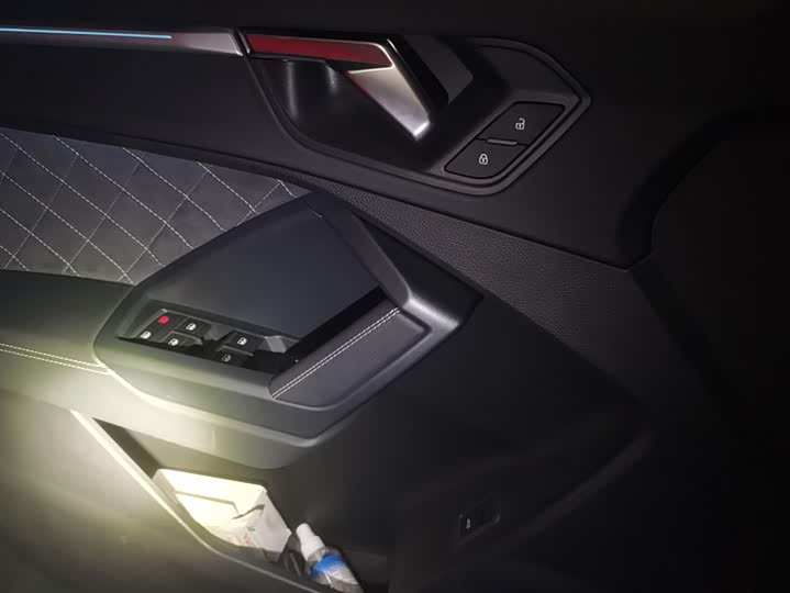 Фото 7 - Audi Q3