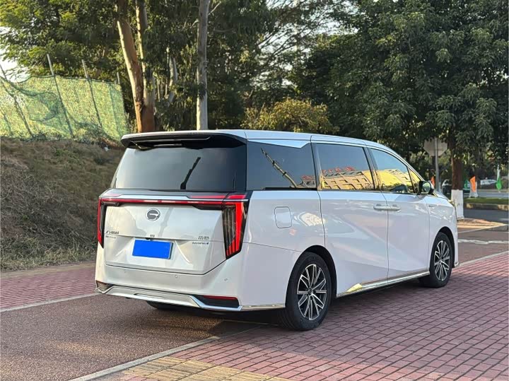 Фото 7 - GAC Trumpchi M8