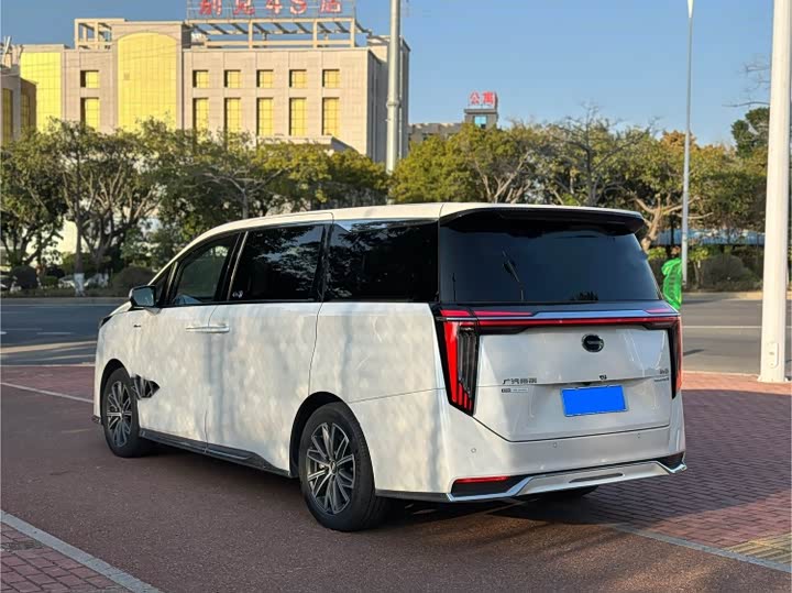 Фото 9 - GAC Trumpchi M8