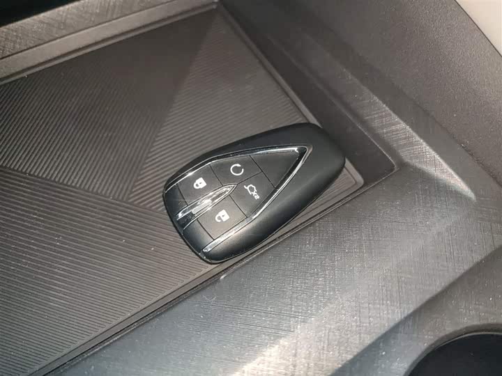 Фото 8 - Changan UNI-V Hybrid