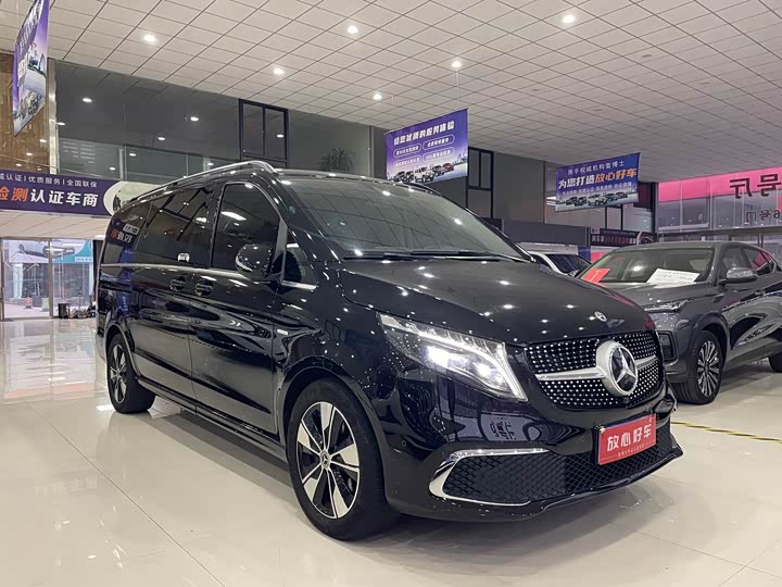 Фото 3 - Mercedes-Benz V-Class