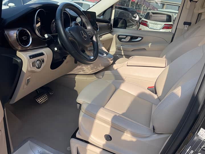 Фото 4 - Mercedes-Benz V-Class