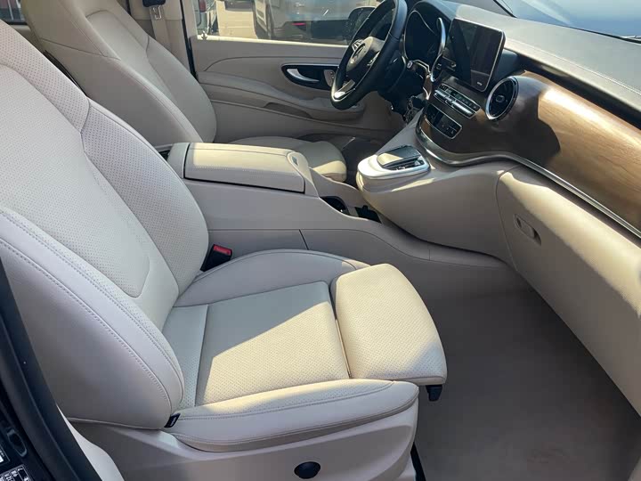 Фото 6 - Mercedes-Benz V-Class