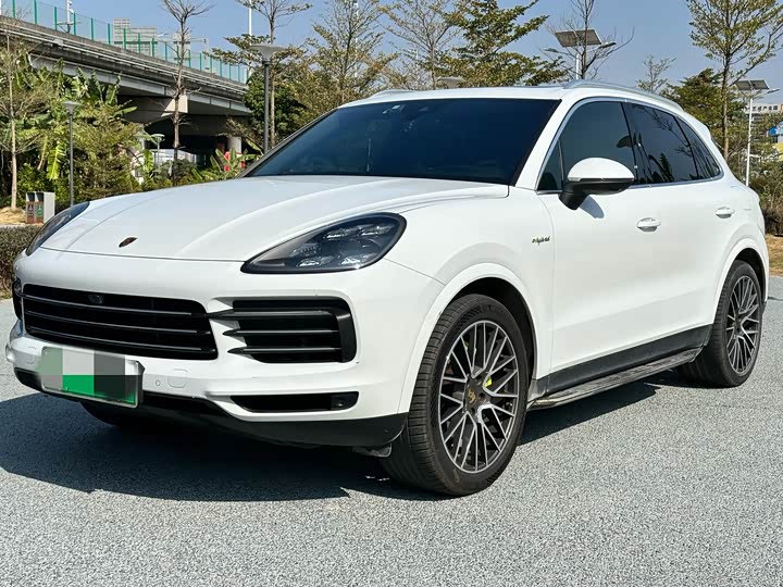 Фото 1 - Porsche Cayenne Hybrid