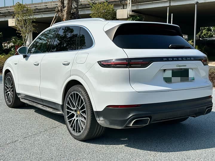 Фото 6 - Porsche Cayenne Hybrid