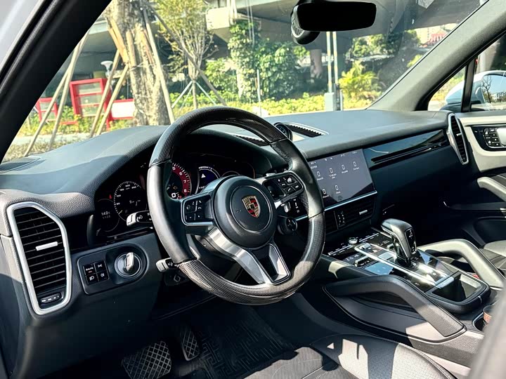 Фото 9 - Porsche Cayenne Hybrid