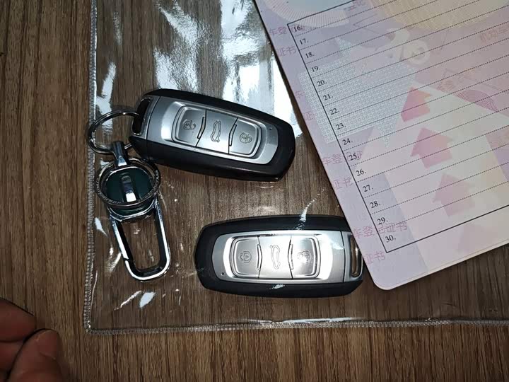 Фото 9 - Geely Atlas