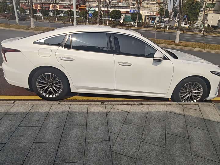 Фото 5 - Bestune B70