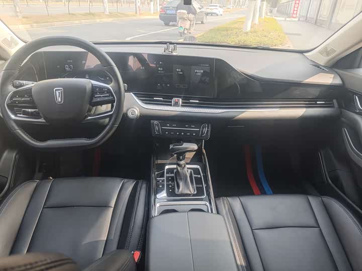 Фото 9 - Bestune B70