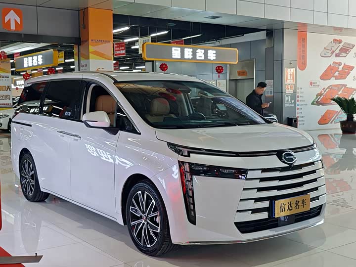 Фото 3 - GAC Trumpchi E8