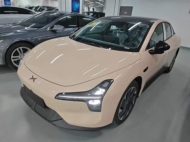 Фото 1 - XPeng Mona M03