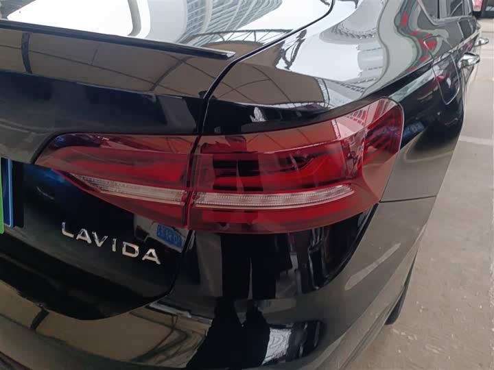 Фото 8 - Volkswagen Lavida