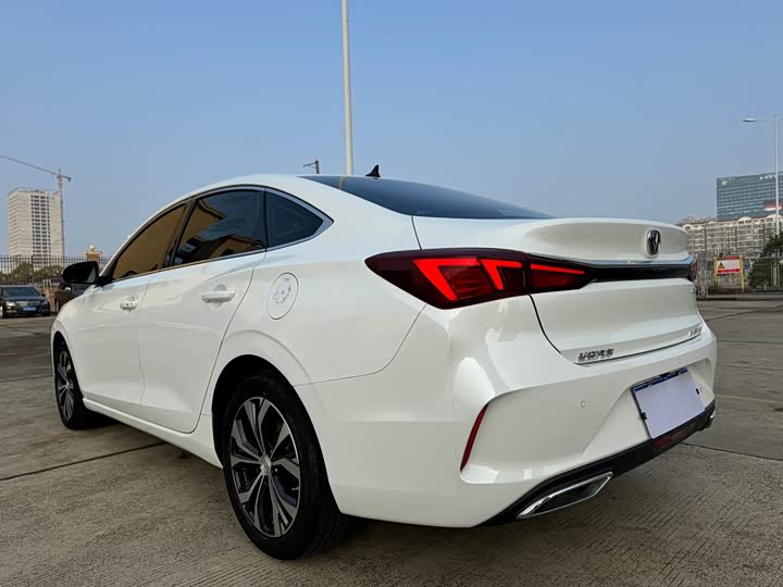 Фото 8 - Changan Eado Plus