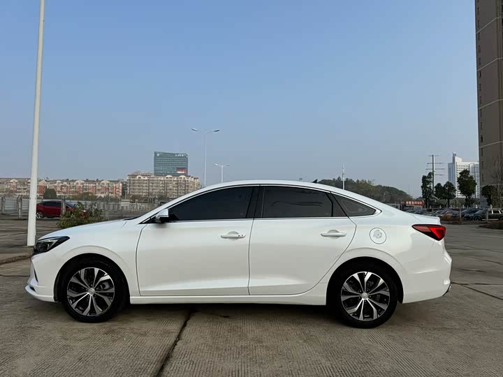 Фото 9 - Changan Eado Plus