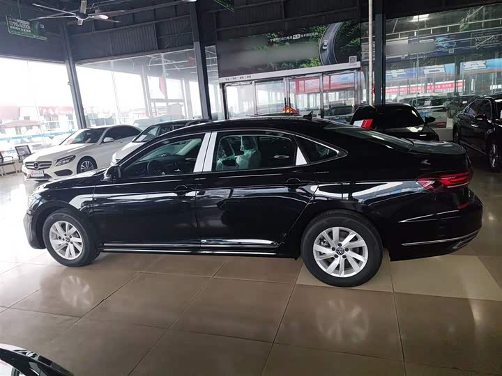 Фото 5 - Volkswagen Passat Hybrid