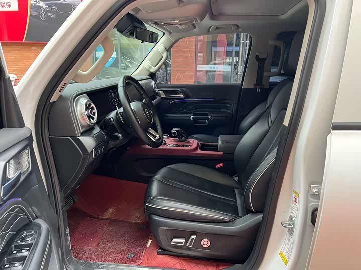 Фото 4 - Tank 300